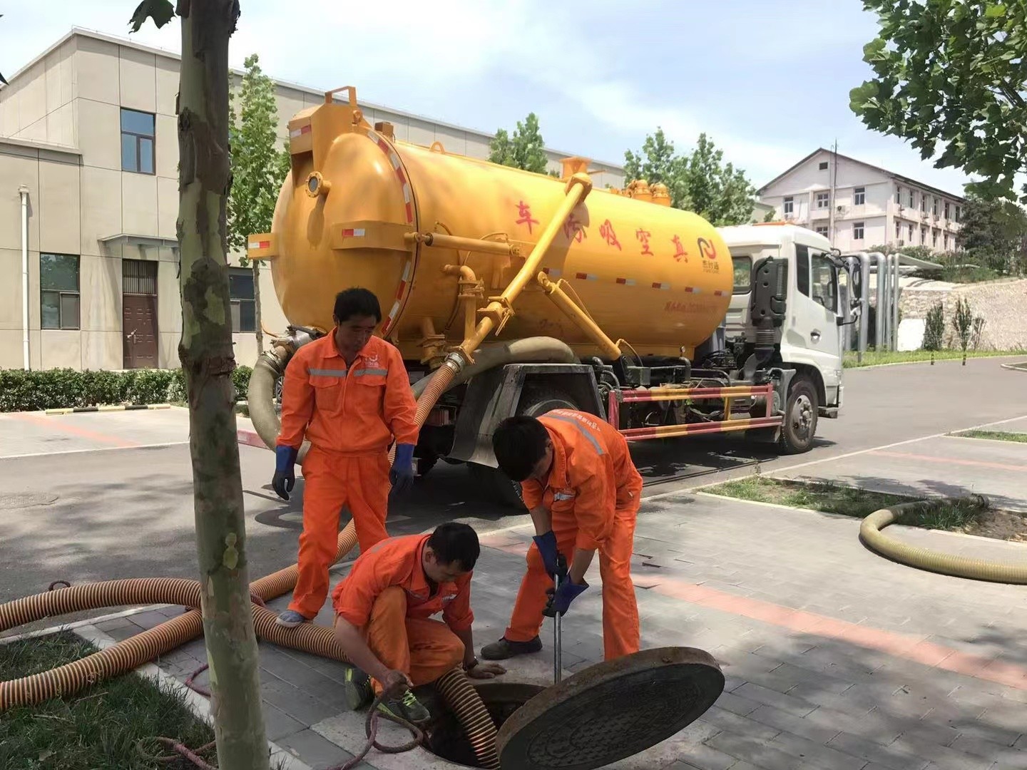 乌海化粪池清理与5-8吨吸粪车施工效率分析